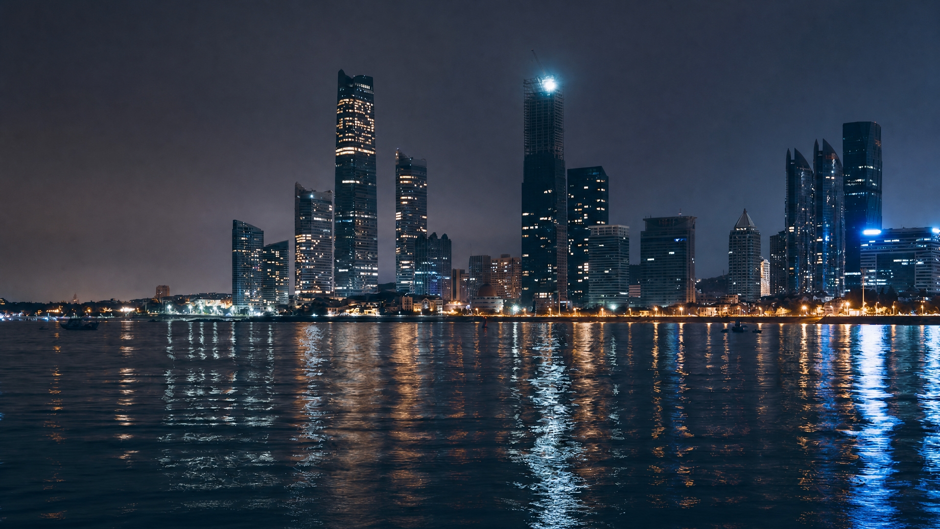 Live in Abu Dhabi